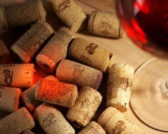 Итальянские ученые научились бороться с пробковой болезнью вина