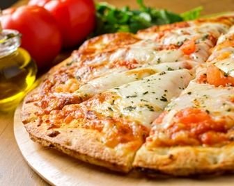 Дженнифер Лопес встретила новый год с 40 пиццами