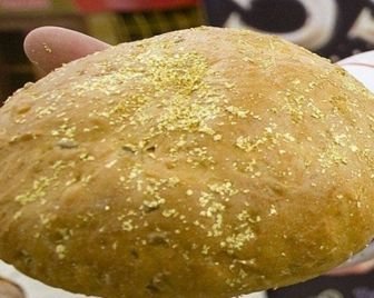 В Испании пекут золотой хлеб